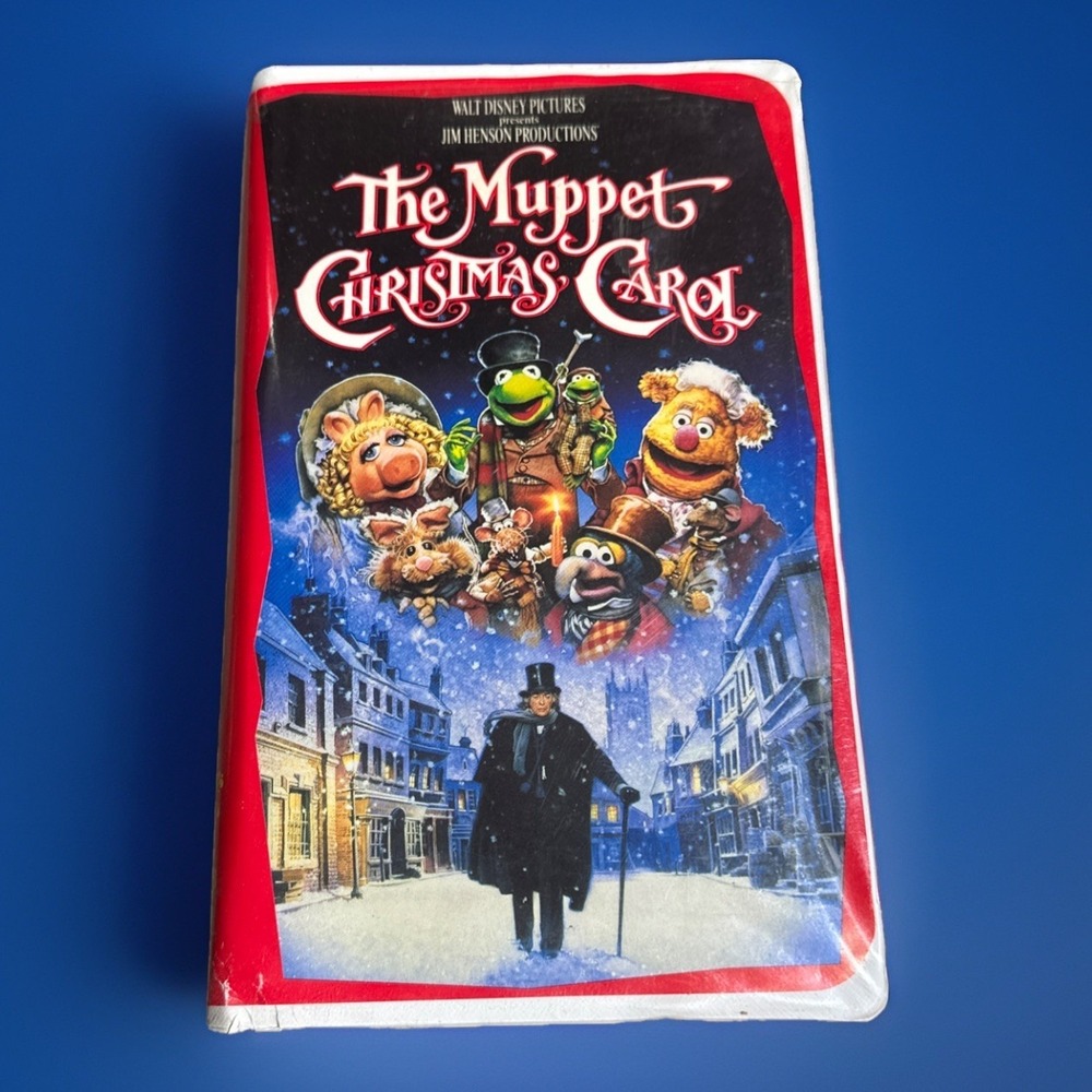 The Muppets Christmas Carol Jim Henson 1993 VHS Video Tape Clamshell Case